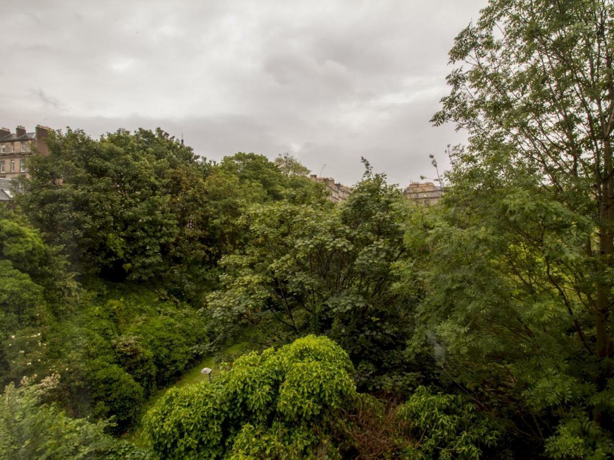 Bright & Tranquil Apartment Near City Centre With Free Parking! Edinburgh Eksteriør bilde